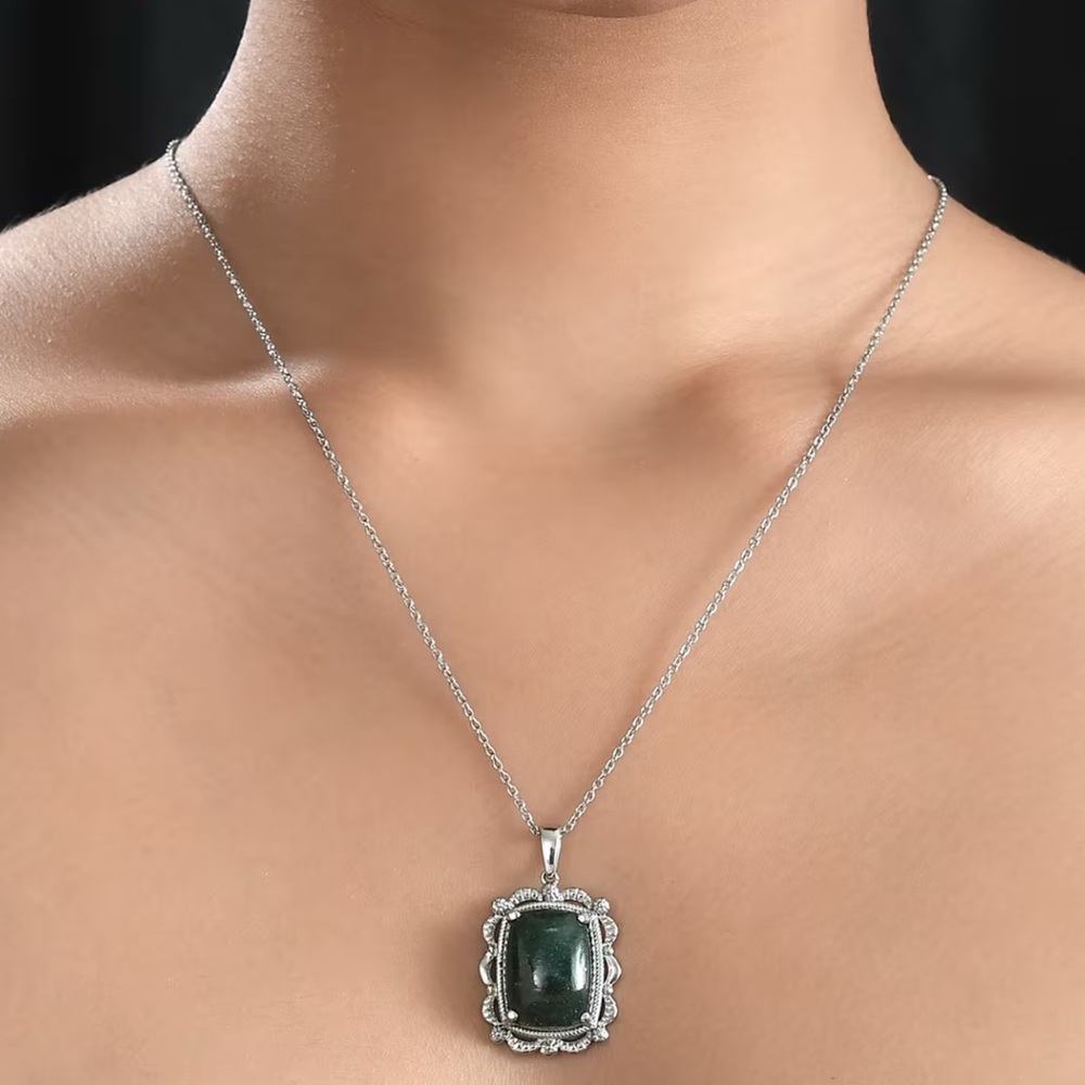 Malagasy Labradorite Pendant Necklace